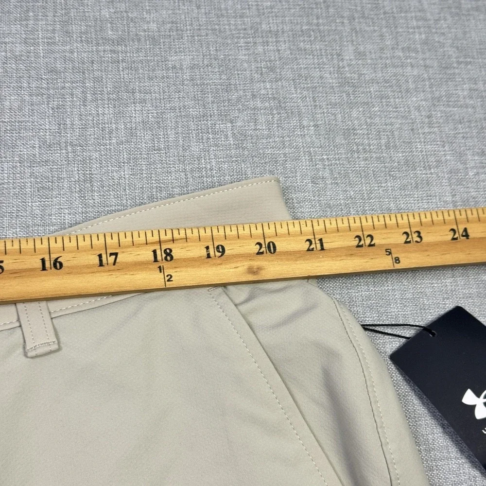 Under Armour Chino Golf Shorts Mens‎ 42 Beige Athletic Performance 10 Inseam
